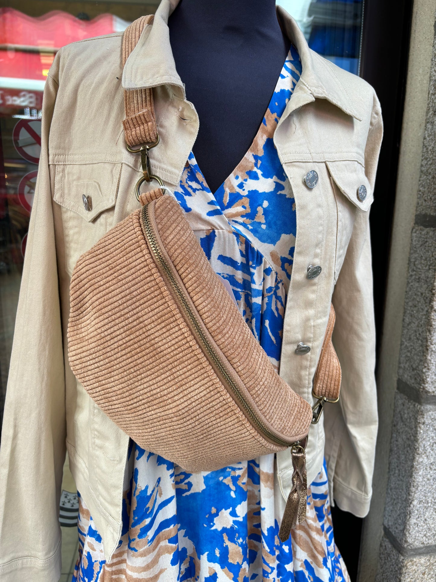 Sac banane beige claire côtelé
