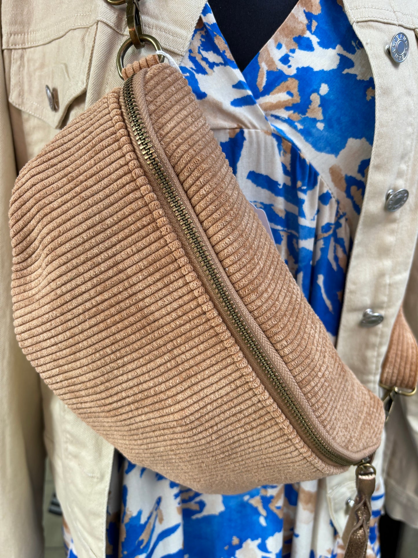 Sac banane beige claire côtelé