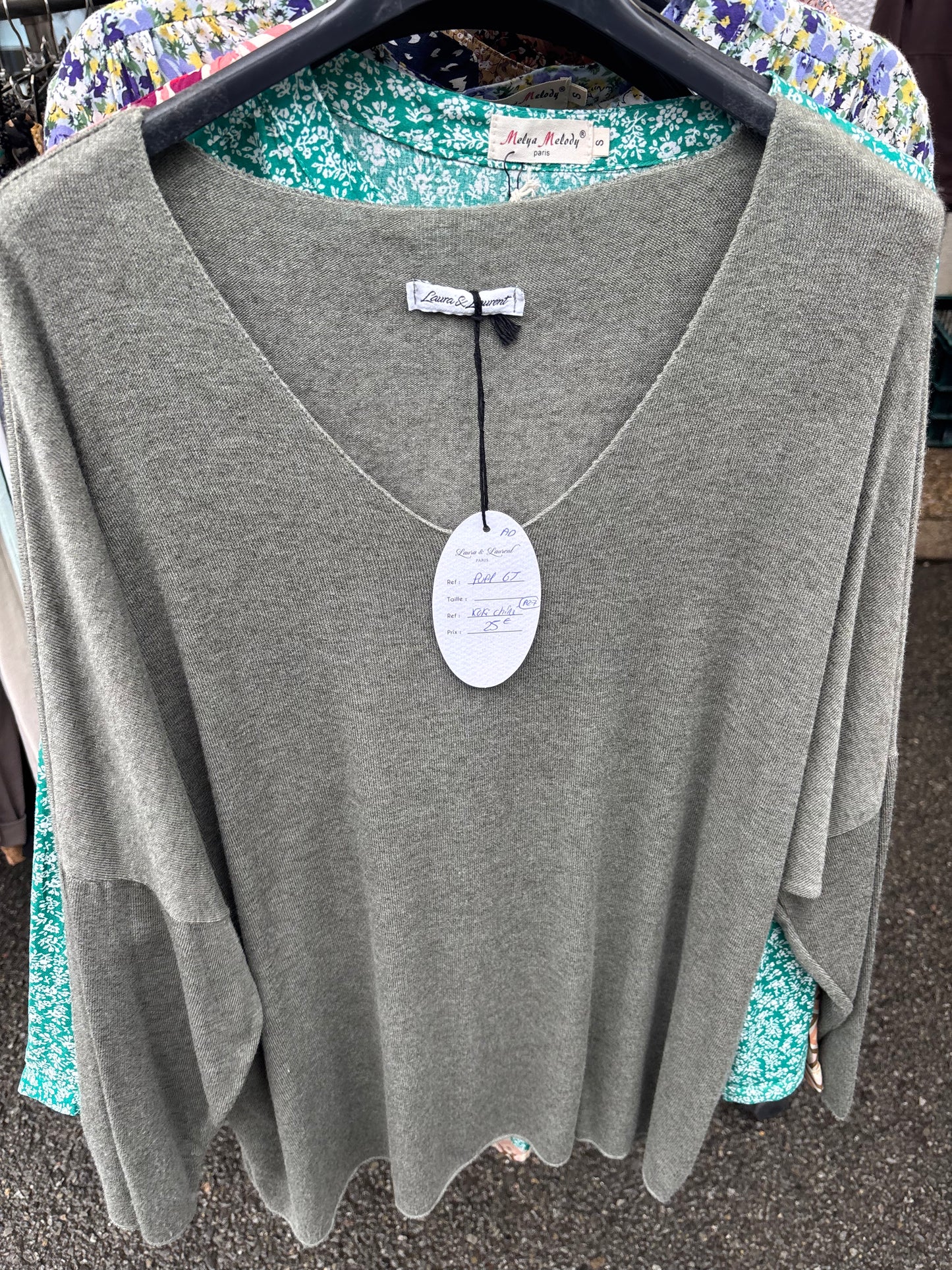 Pull Laura Laurent kaki Chine